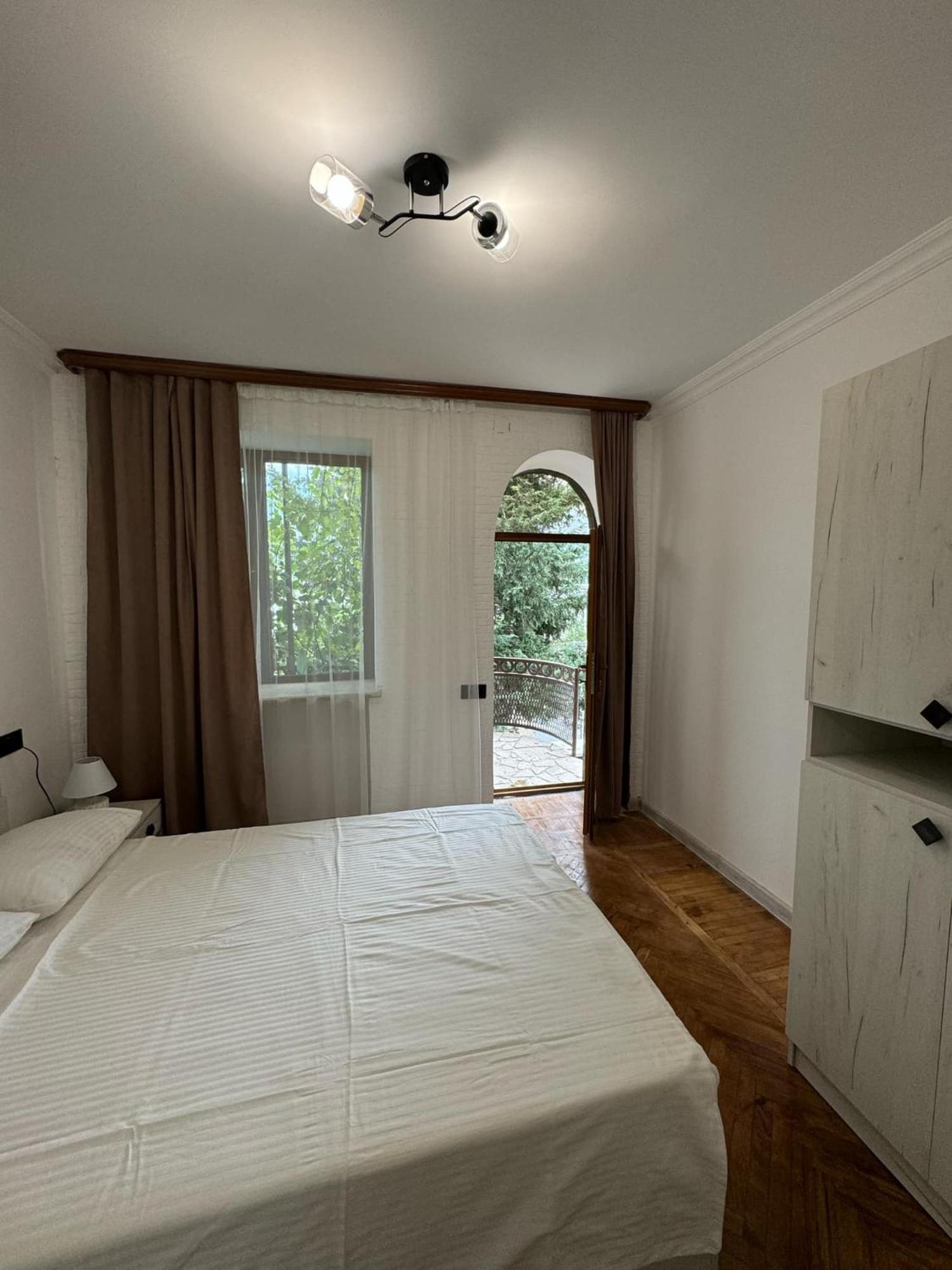 Elegaya Guest House ไอจ์เวิน ภายนอก รูปภาพ